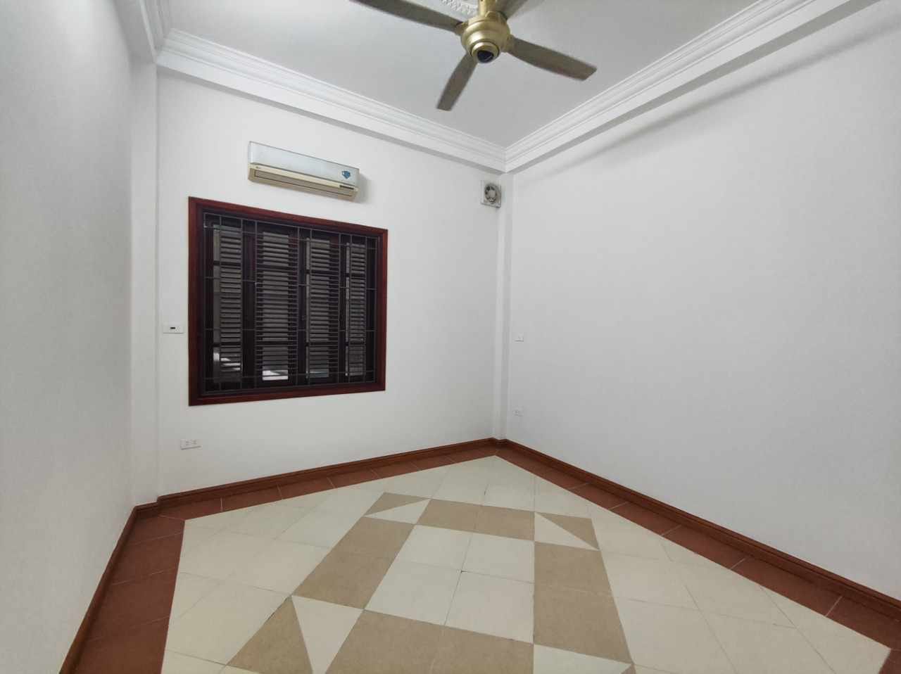 CHO THUÊ NHÀ KIM MÃ 4 TẦNG 52 M CHO THUÊ NHÀ KIM MÃ 4 TẦNG 52 M