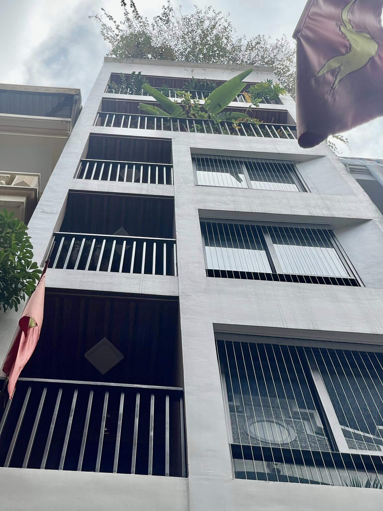 CHO THUÊ NHÀ MẶT PHỐ LÝ NAM ĐẾ HOÀN KIẾM 110M 4 TẦNG MT 5M